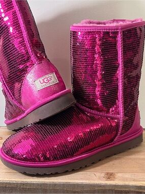 UGG Vibrant Fuchsia Classic Short Sequins Sparkly Boots Women’s Size 11